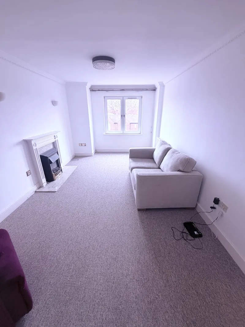Painting & decorating by Hampshire Premier Construction